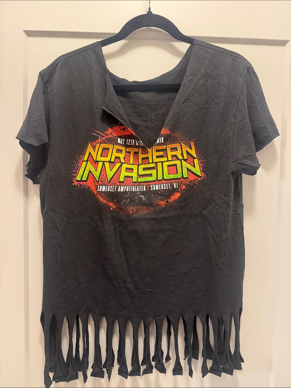 🎉 Reworked Northern Invasion Graphic Fringe Tee - M PTP 19